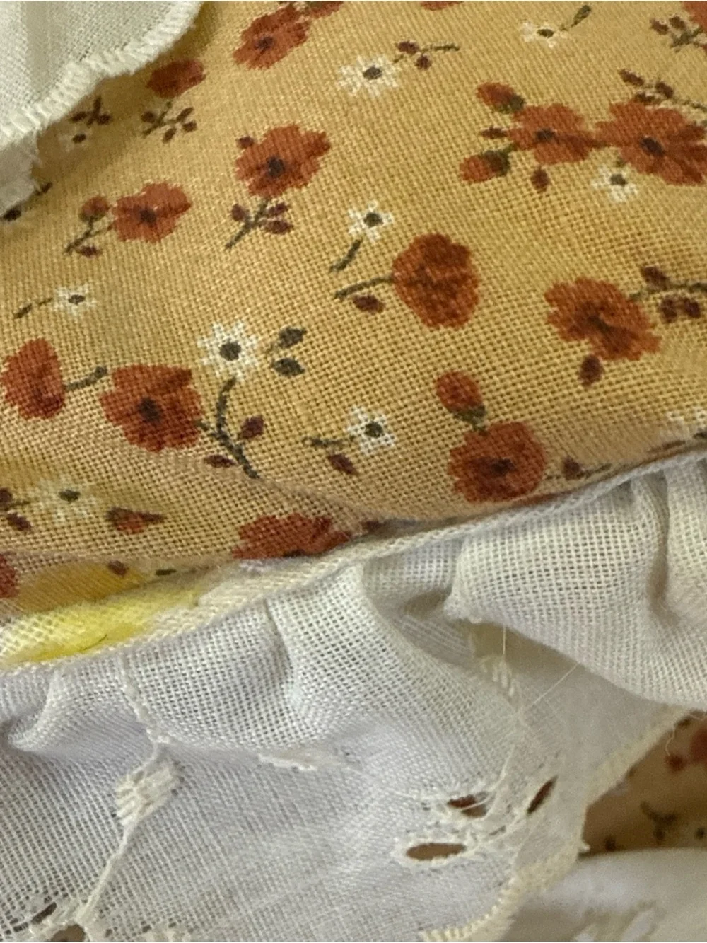 VTG 80s Lace Padded Floral Fabric Photo Album Cottage Core Scrapbook Brown Muted